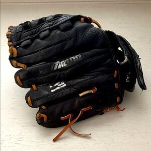 Mizuno 11.5” Baseball Glove